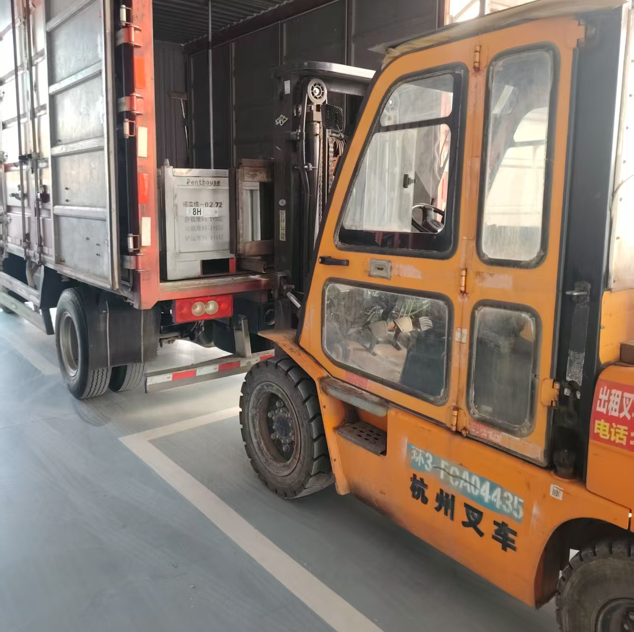 叉车电池充不进去电怎么办?